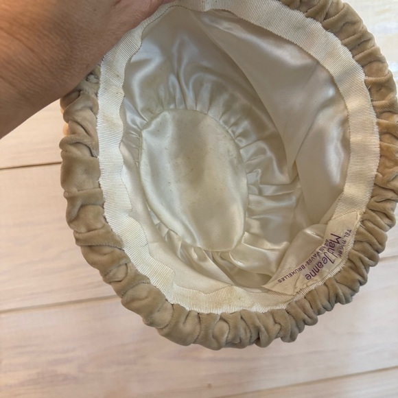 Vintage Velvet Turban/Cloche Hat With Real Fur Pompom  1960’s Rare - Picture 5 of 9